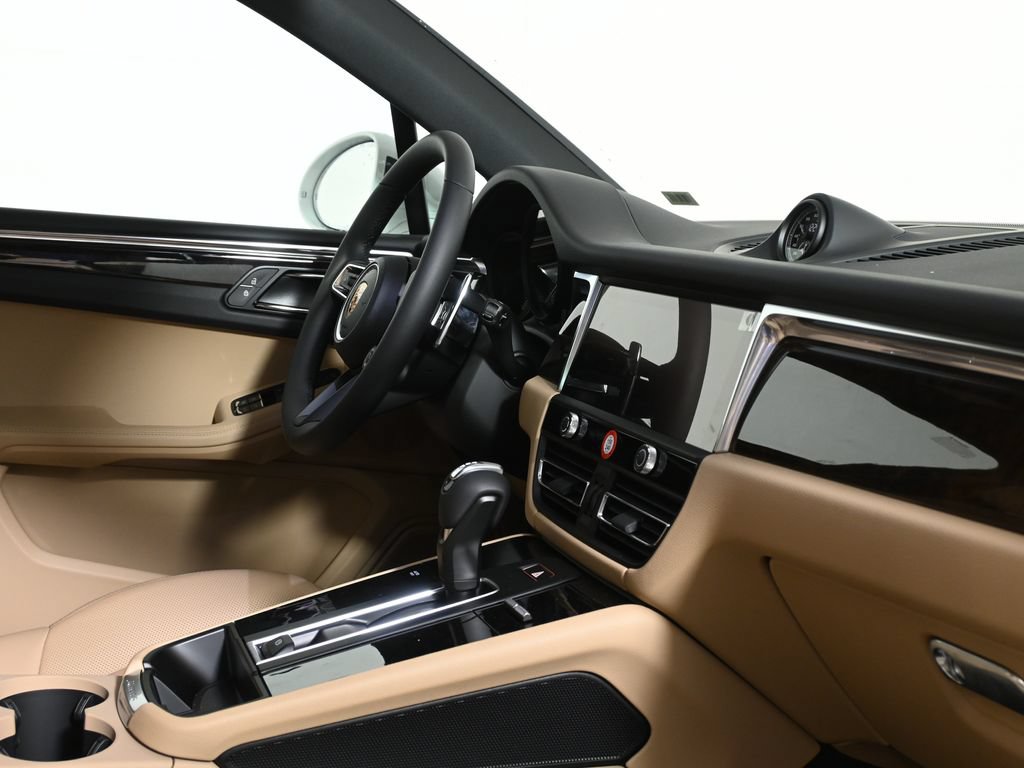 Used 2026 Porsche Macan S AWD/4WD image 39