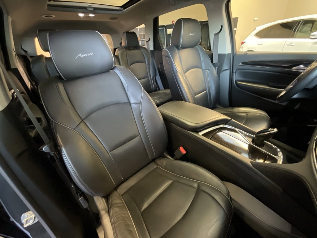 Used 2021 Buick Enclave Avenir w/ Avenir Technology Package image 19