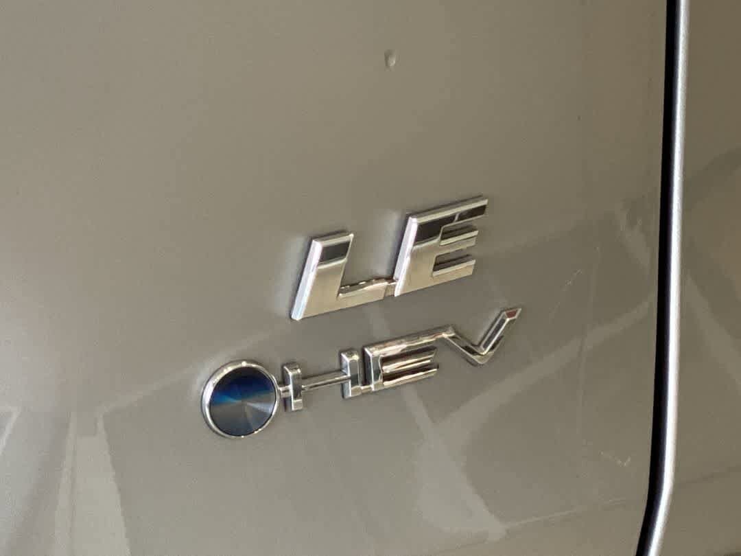 Used 2025 Toyota RAV4 LE AWD/4WD image 12