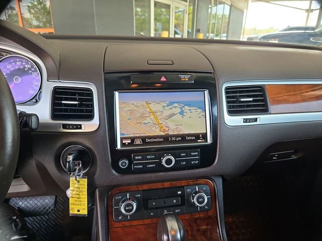 Used 2013 Volkswagen Touareg VR6 image 34