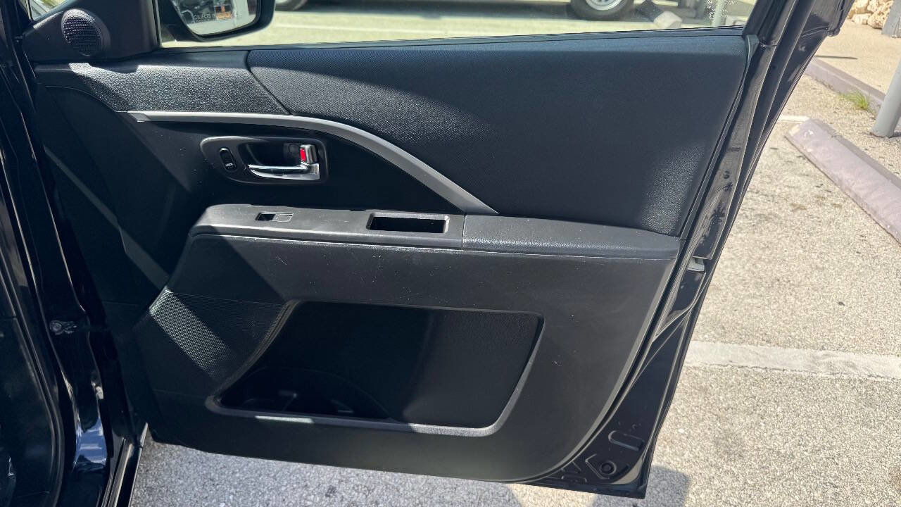 Used 2013 MAZDA MAZDA5 Sport image 20