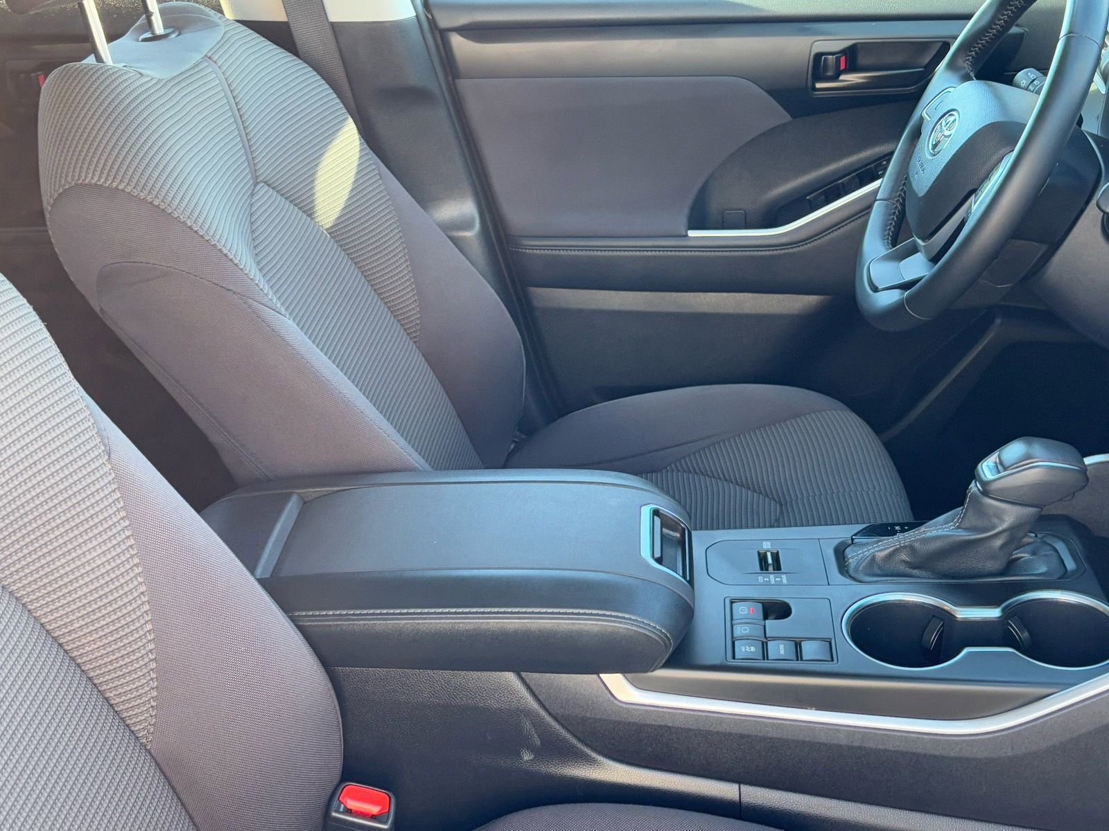 Certified 2025 Toyota Highlander LE image 14