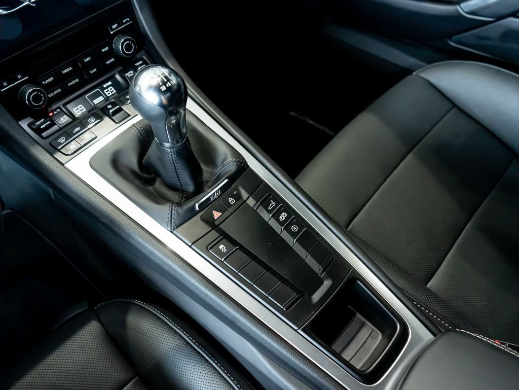 Certified 2025 Porsche 718 Cayman RWD image 20