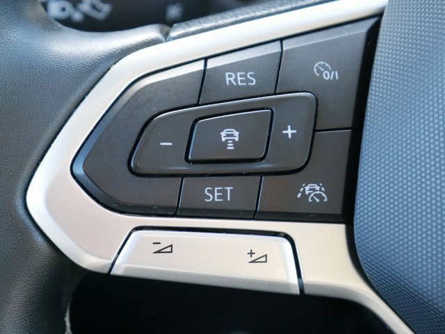 Used 2022 Volkswagen Taos SEL image 23