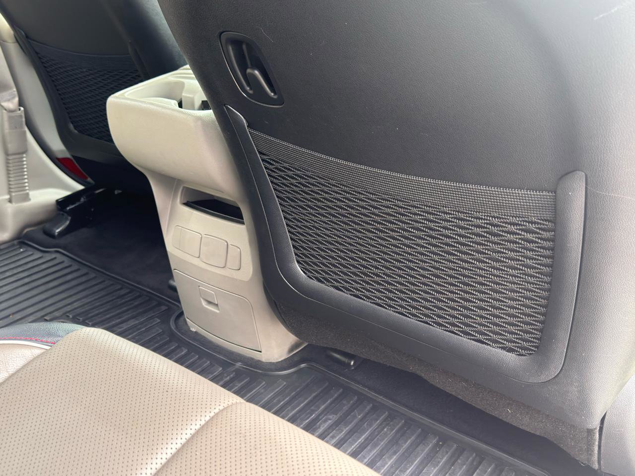 Used 2020 Kia Sedona EX image 45