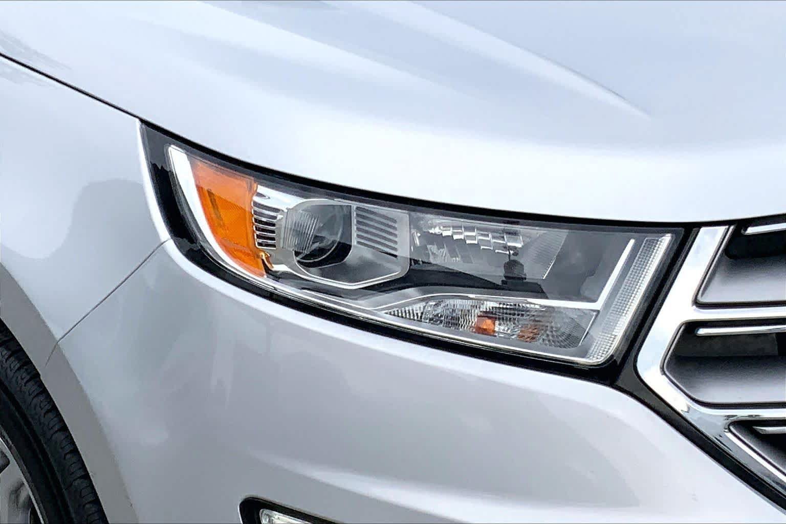 Used 2018 Ford Edge Titanium w/ Equipment Group 301A FWD image 25