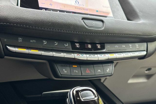 Certified 2023 Cadillac XT4 Luxury w/ Cold Weather Package image 21