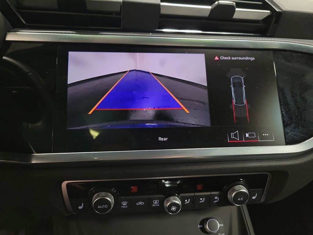 Used 2025 Audi Q3 2.0T Premium image 17