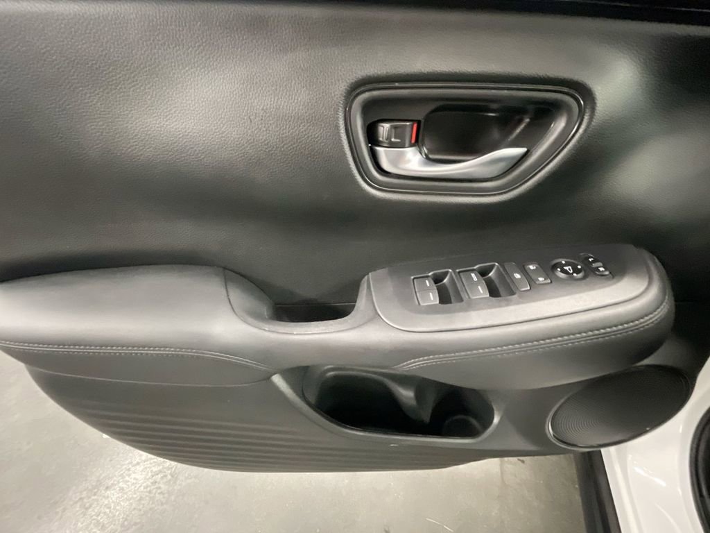 Used 2025 Honda HR-V LX image 20