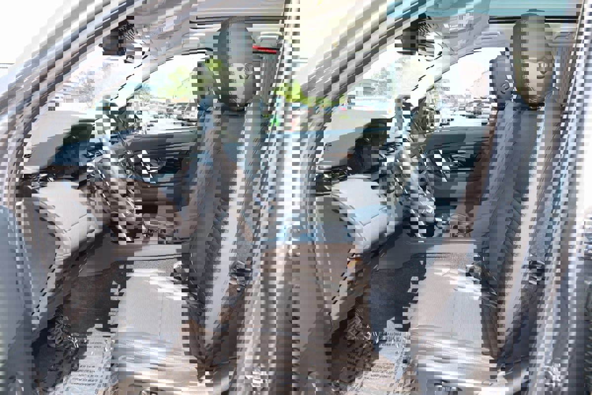 Used 2024 Land Rover Discovery Sport S image 12