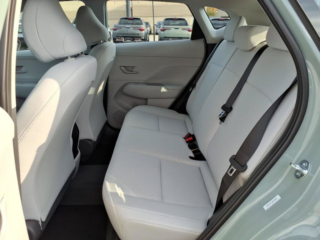 New 2027 Hyundai Kona SE FWD image 6