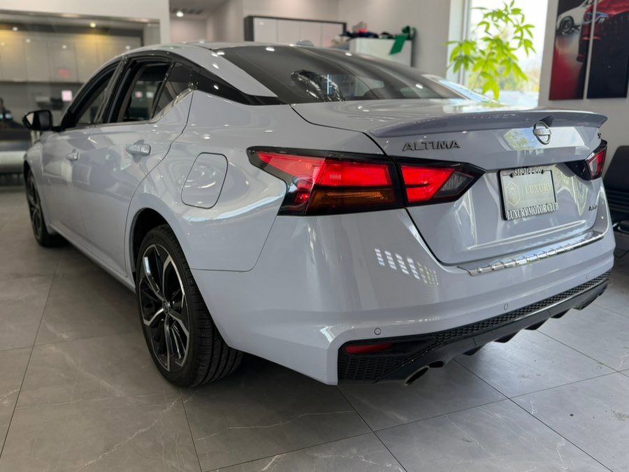 Used 2023 Nissan Altima 2.5 SR AWD/4WD image 5