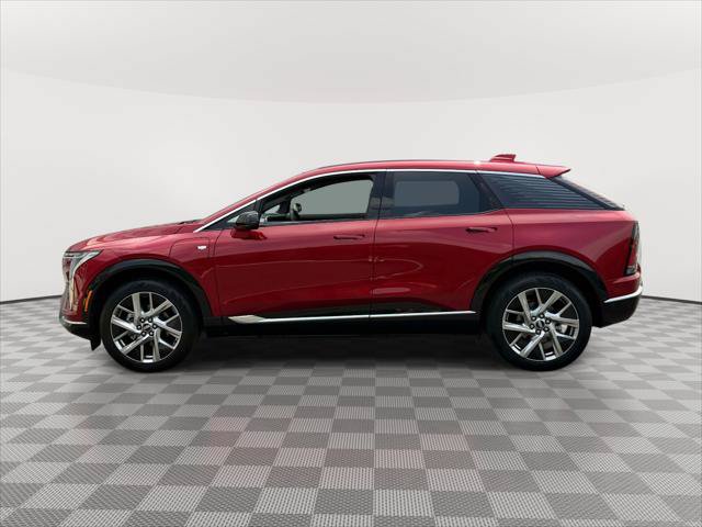 Used 2025 Cadillac Optiq Luxury 1 w/ LPO, Floor Liner Package AWD/4WD image 4