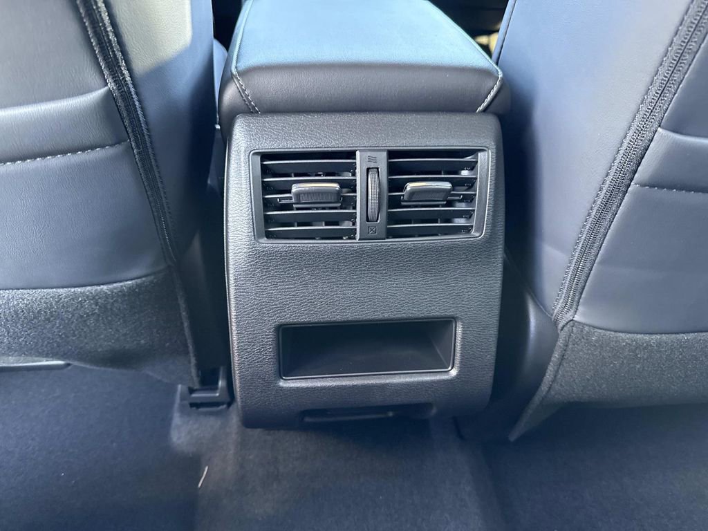 New 2026 Mitsubishi Outlander SEL image 17