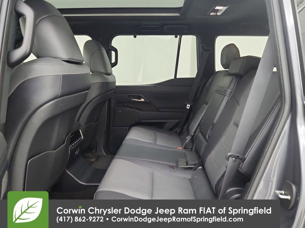 Used 2024 Lexus GX 550 w/ Accessory Package (2T) image 32