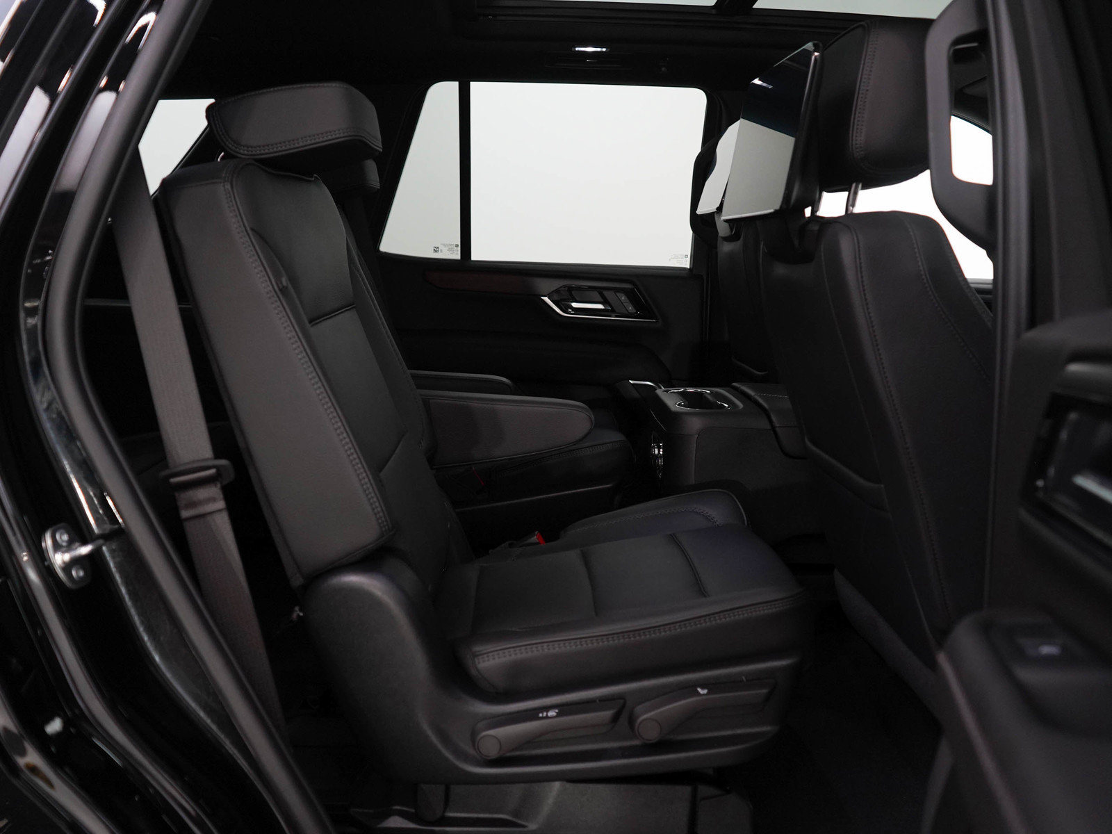 Used 2025 GMC Yukon Denali w/ Denali Reserve Package AWD/4WD image 12