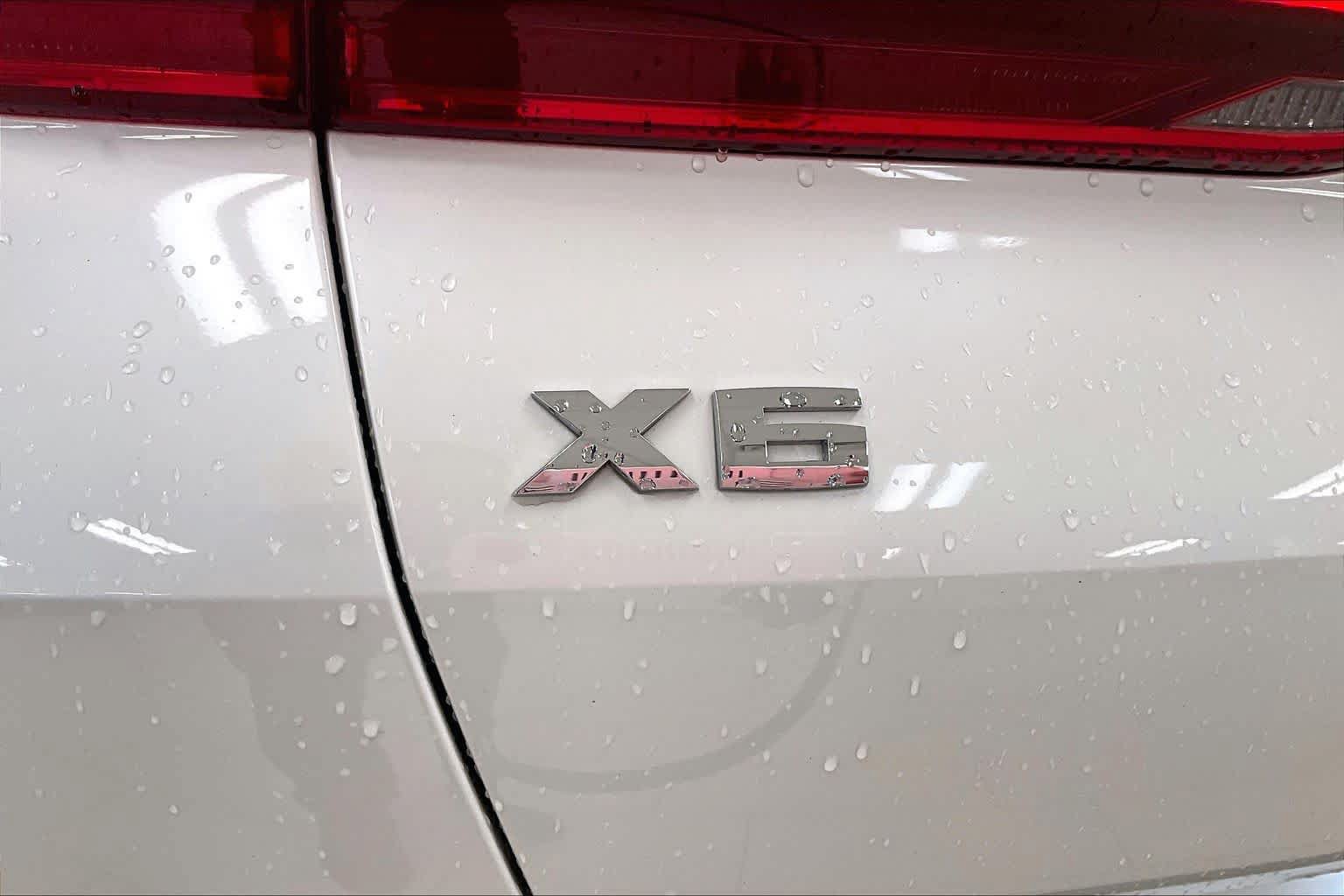 Used 2024 BMW X6 M60i AWD/4WD image 29