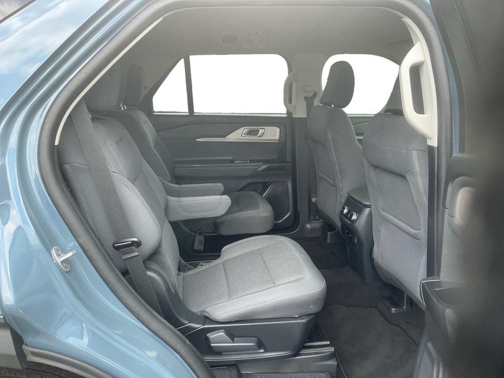 Used 2025 Ford Explorer Active RWD image 23