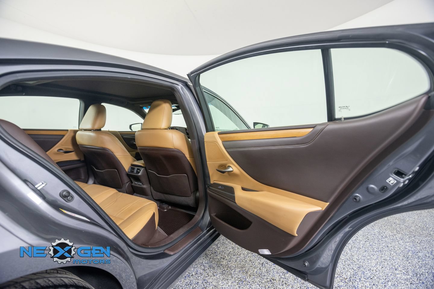Used 2019 Lexus ES 350 w/ Accessory Package FWD image 35