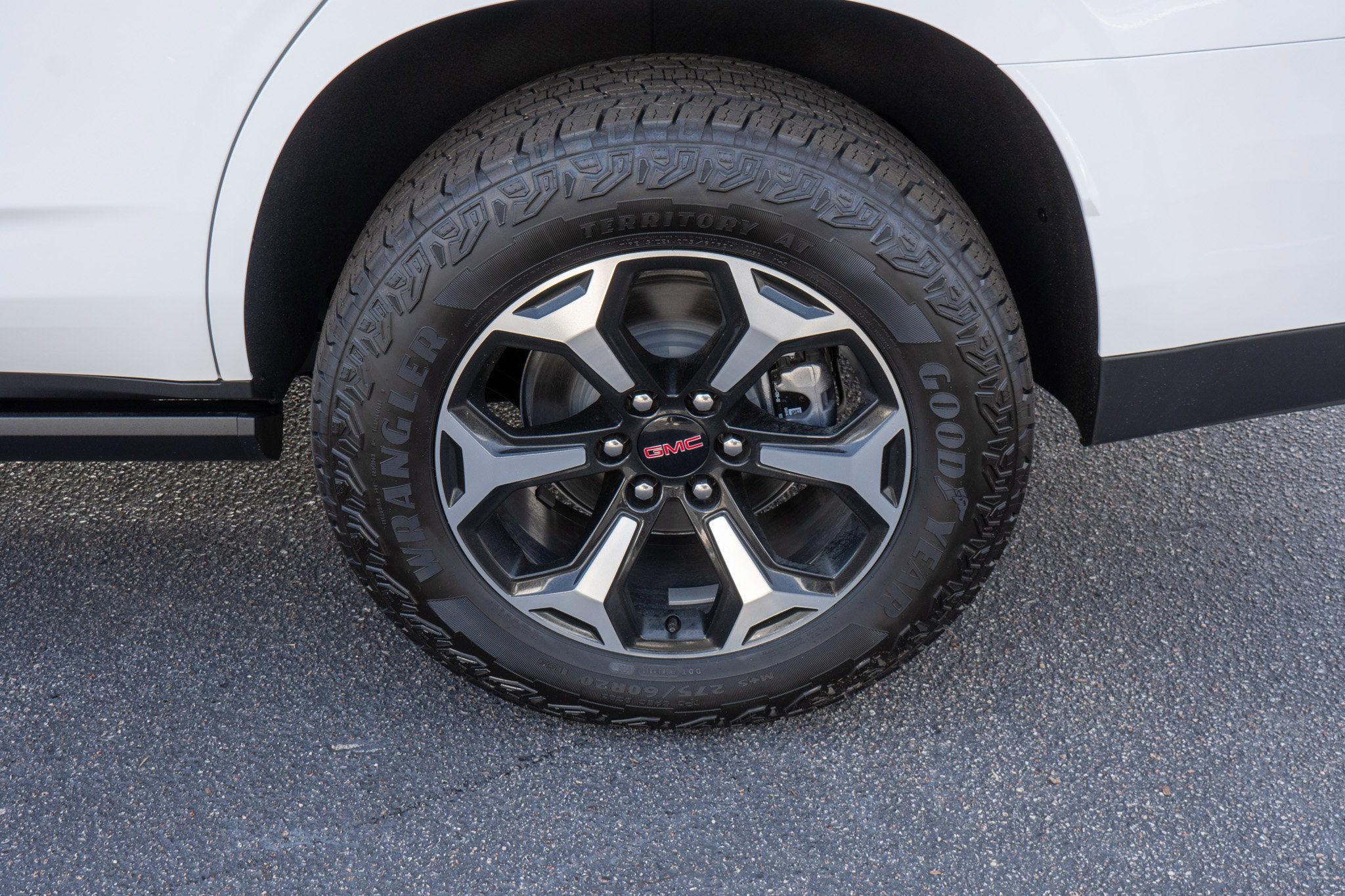 New 2026 GMC Yukon AT4 w/ AT4 Premium Plus Package image 9