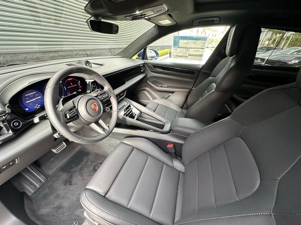 Used 2026 Porsche Macan Electric RWD image 4