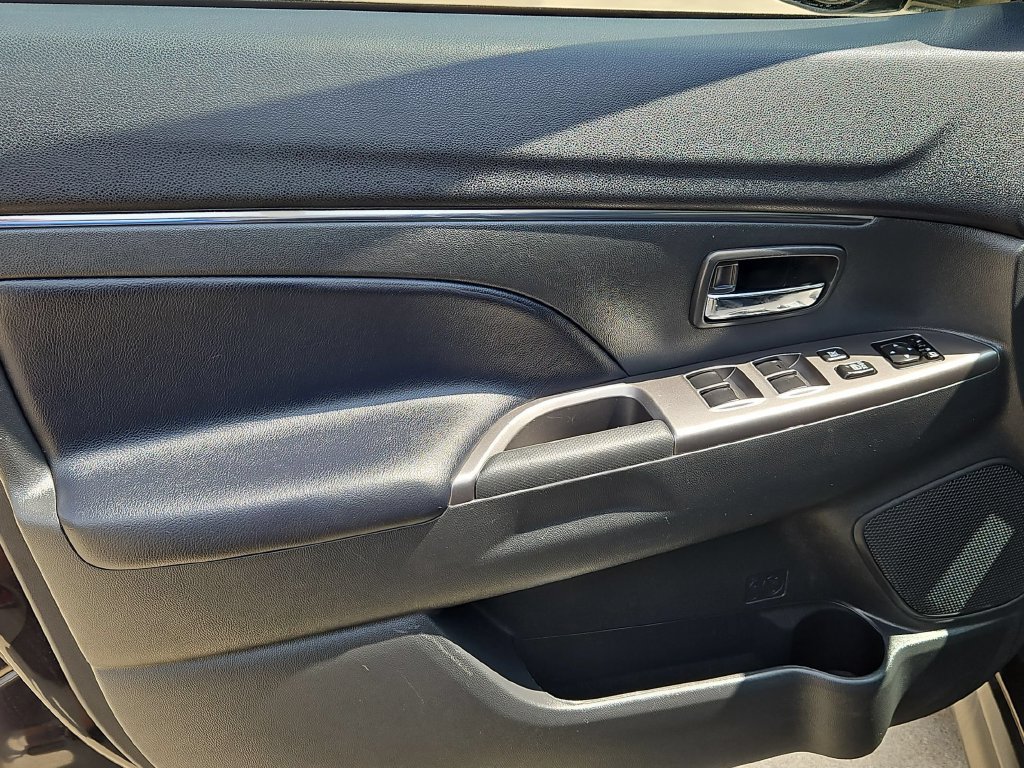 Used 2025 Mitsubishi Outlander Sport SE AWD/4WD image 11