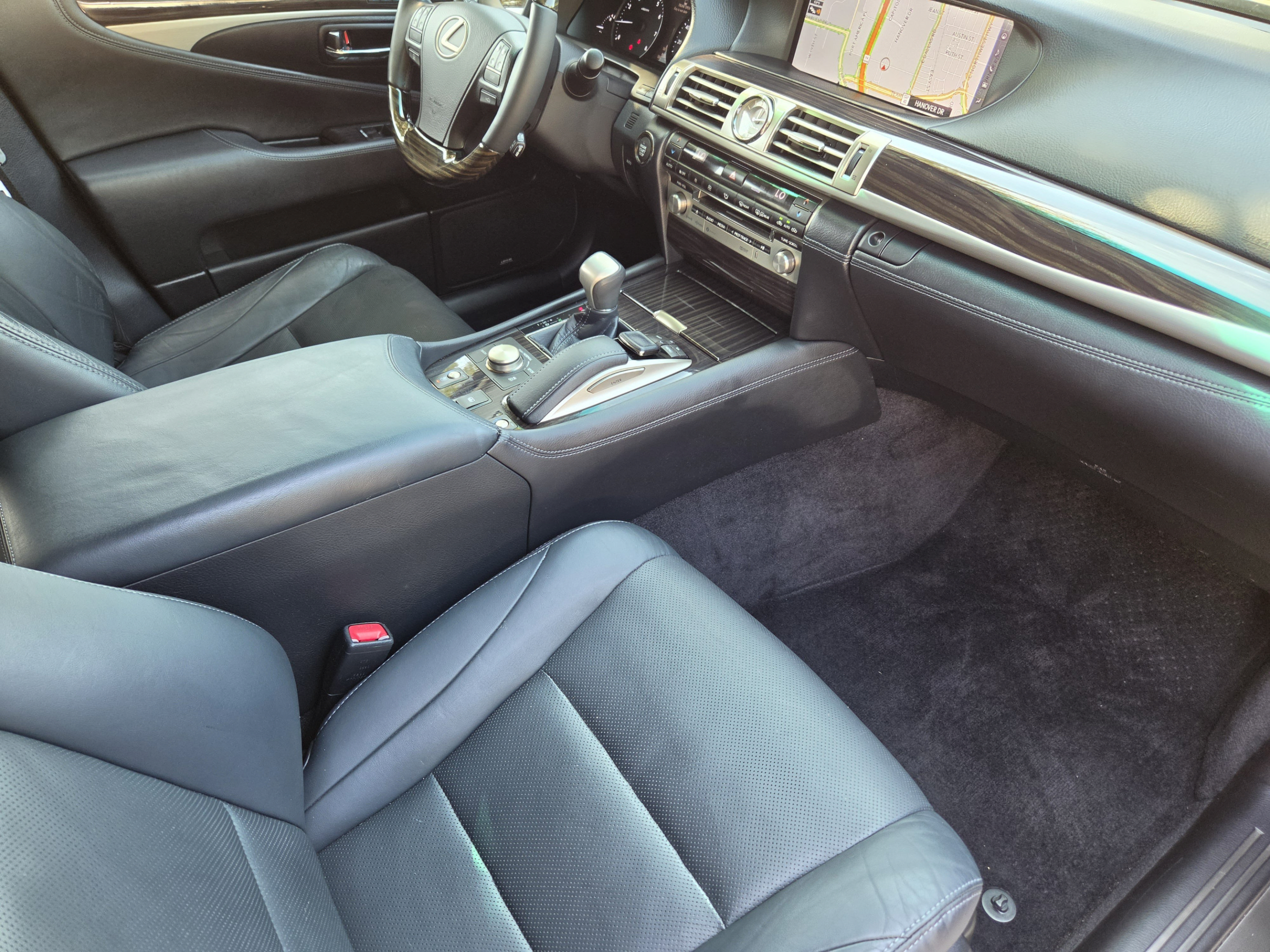 Used 2017 Lexus LS 460 w/ Comfort Package RWD image 7