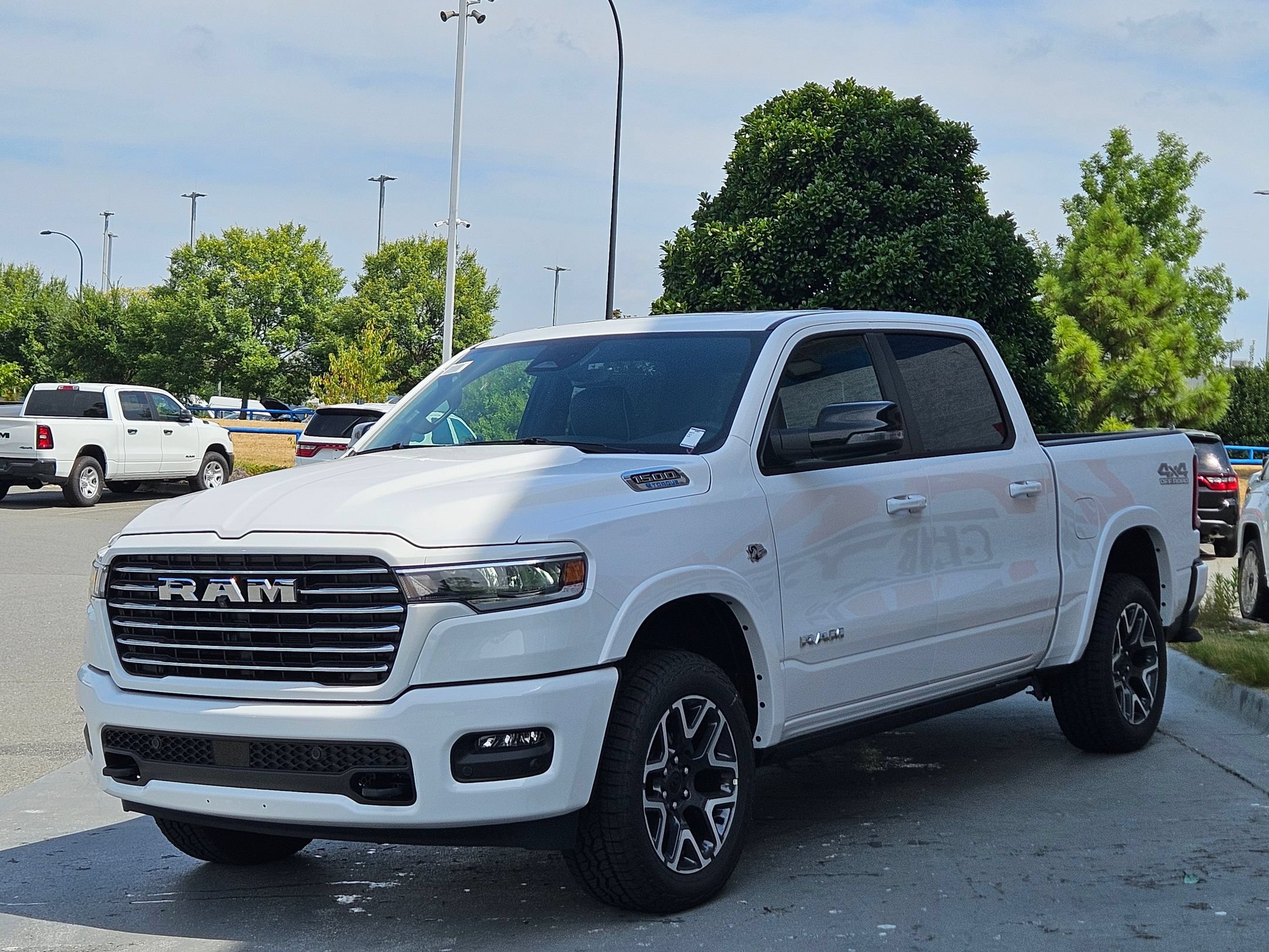 New 2027 RAM 1500 Laramie w/ Laramie Preferred Package AWD/4WD image 3