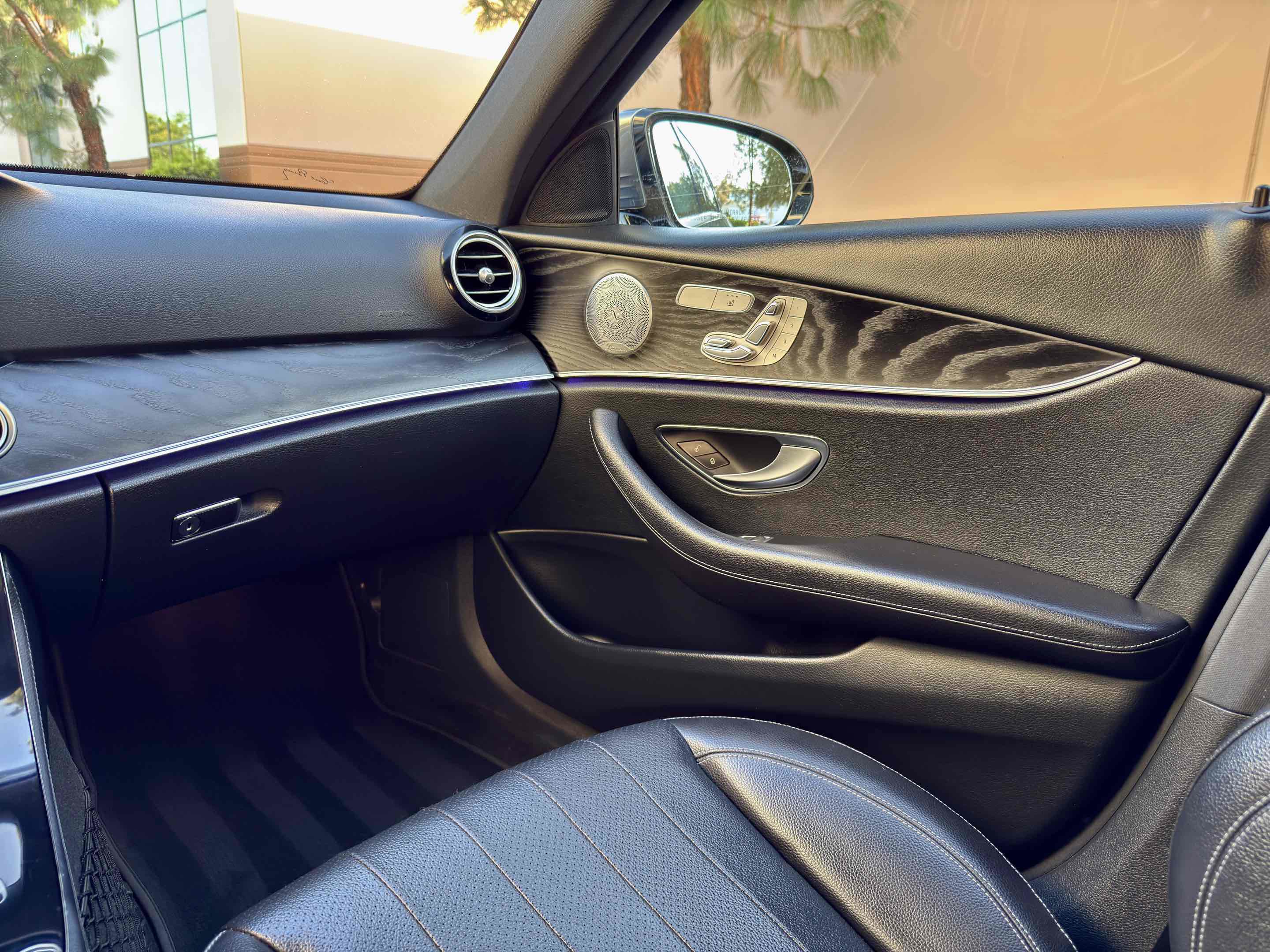 Used 2017 Mercedes-Benz E 400 4MATIC Wagon image 41