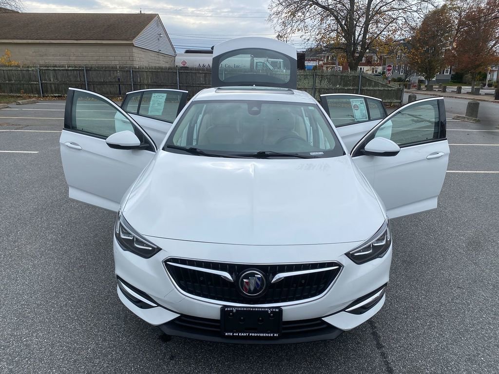 Used 2019 Buick Regal Essence w/ Driver Confidence Package I image 30