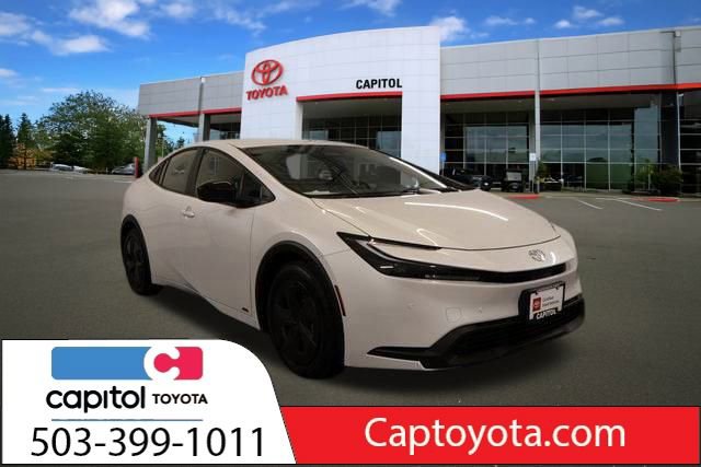 Used 2024 Toyota Prius LE image 1