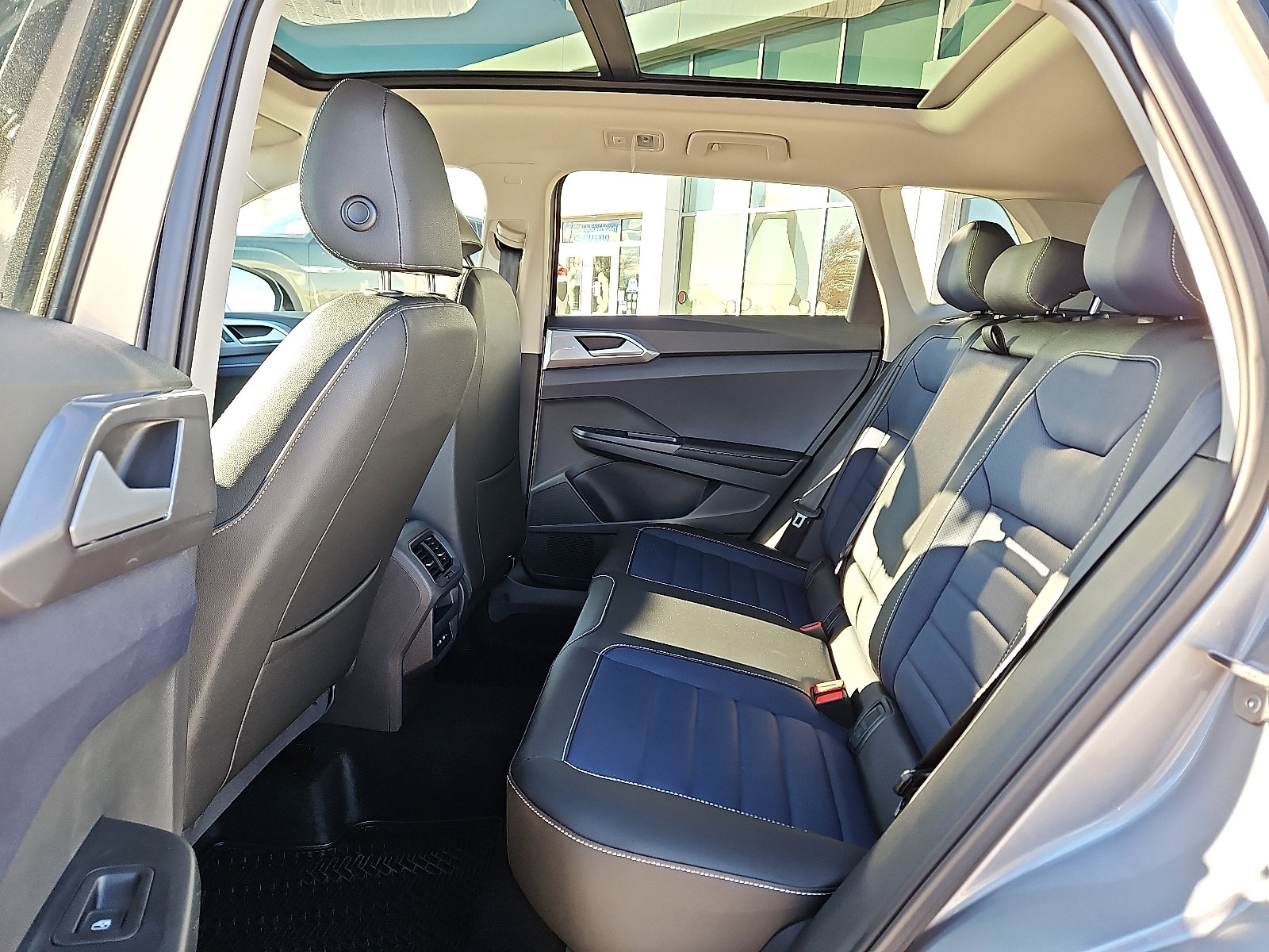 New 2026 Volkswagen Taos SEL image 9