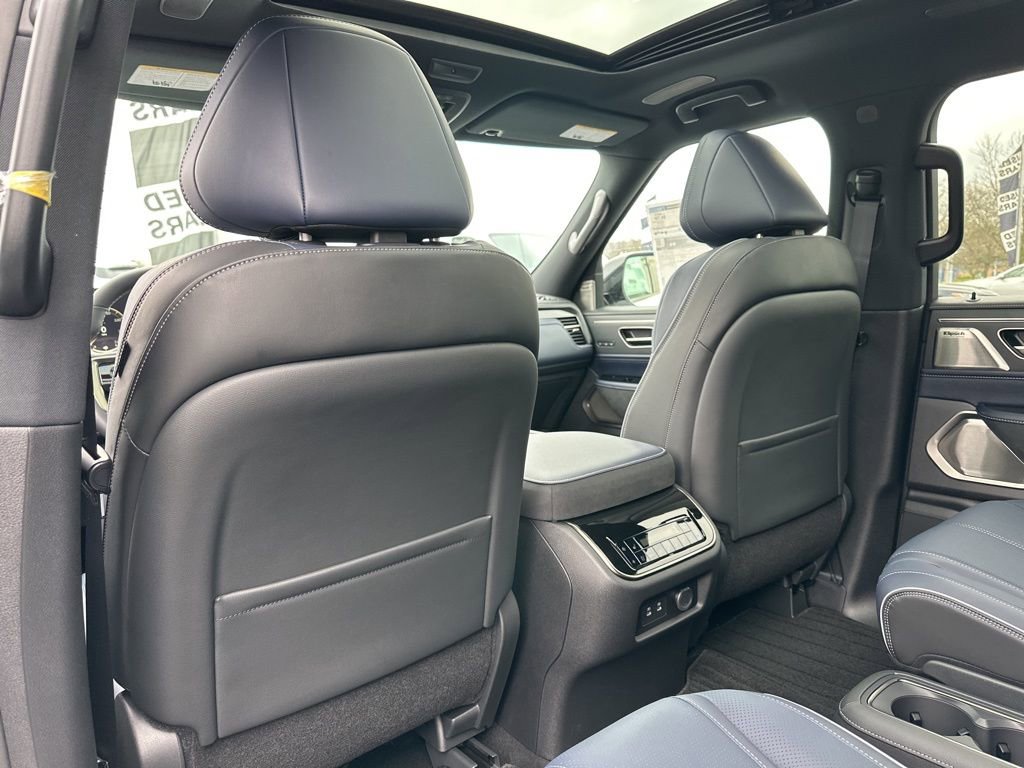 New 2026 INFINITI QX80 4WD w/ Sport Exterior Package image 36