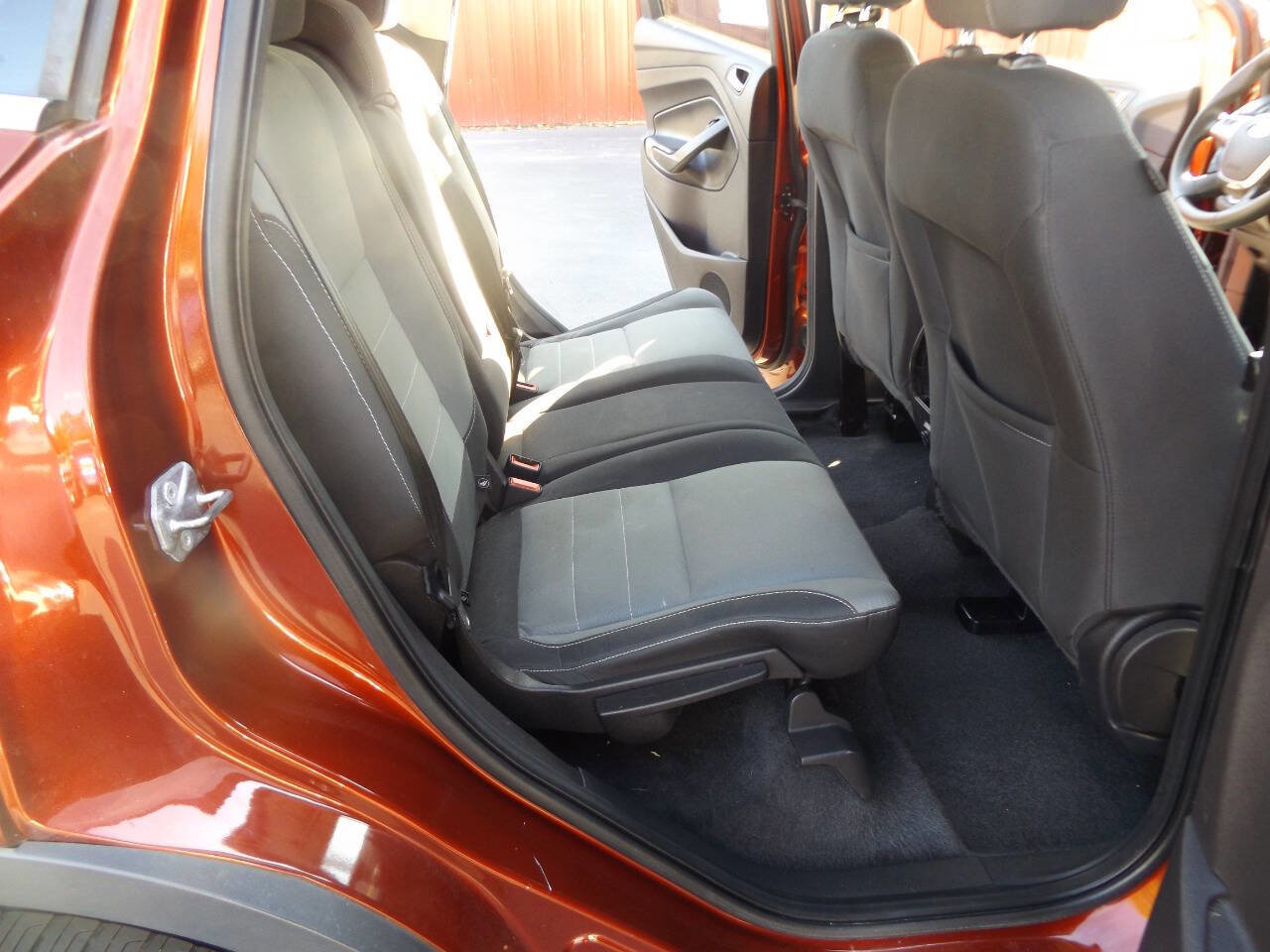 Used 2016 Ford Escape SE image 24