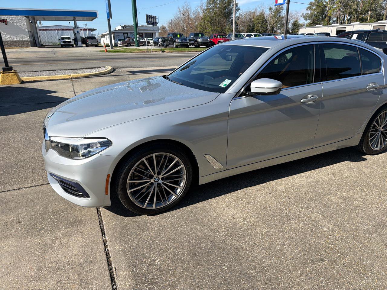 Used 2019 BMW 530i w/ Convenience Package image 3