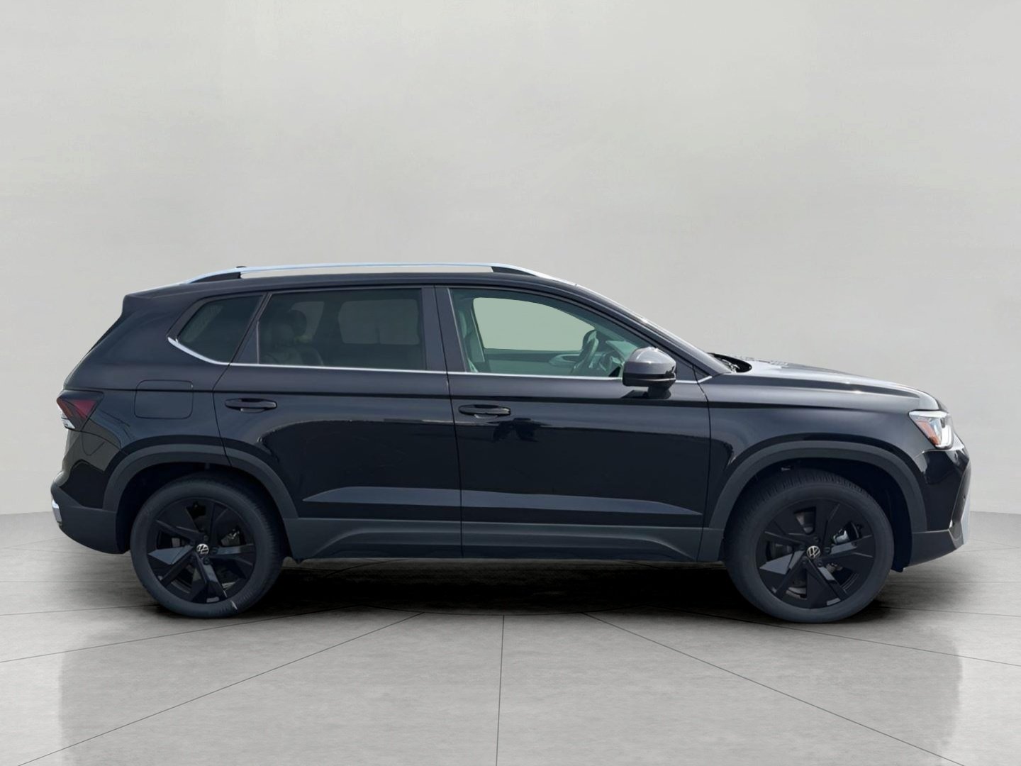 New 2026 Volkswagen Taos SE FWD image 8