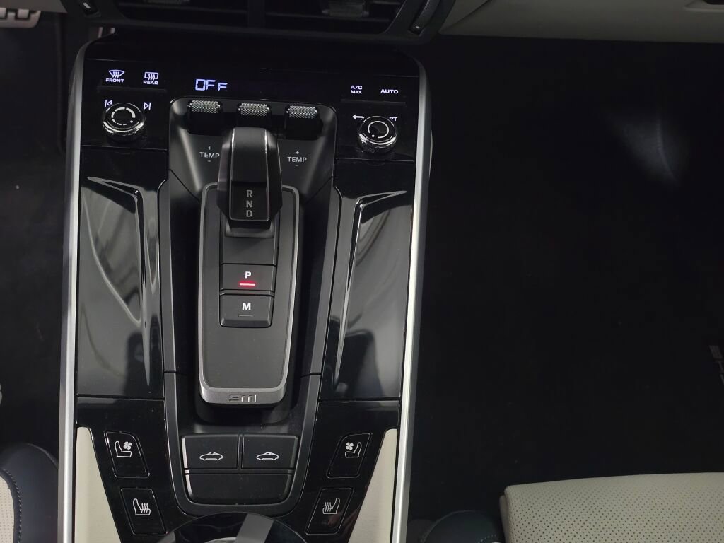 Certified 2025 Porsche 911 Targa 4 GTS AWD/4WD image 17