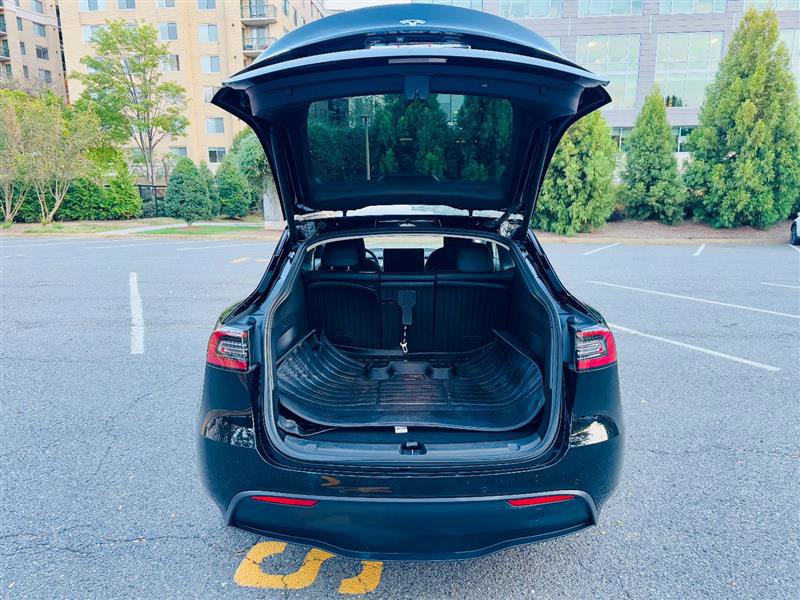 Used 2021 Tesla Model Y Long Range image 18