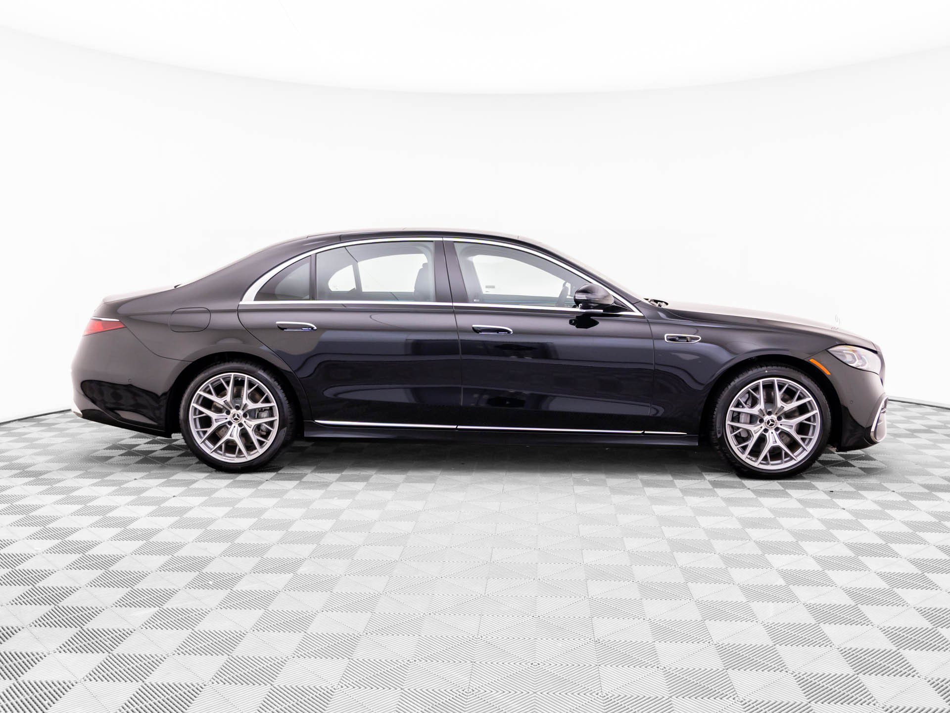 New 2027 Mercedes-Benz S 580 4MATIC Sedan image 6