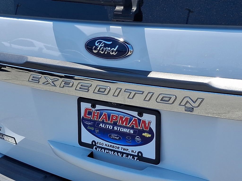 Used 2017 Ford Expedition XLT w/ Equipment Group 201A AWD/4WD image 32