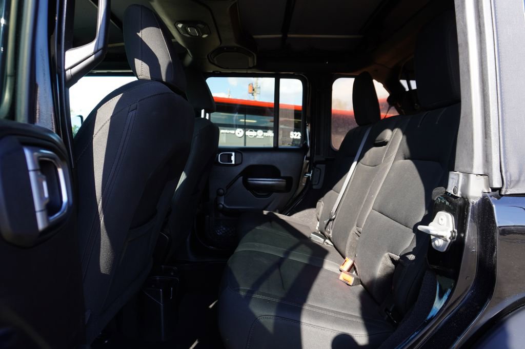 Used 2018 Jeep Wrangler Unlimited Sport image 25