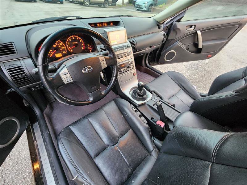 Used 2004 INFINITI G35 Coupe w/ Premium Pkg image 24