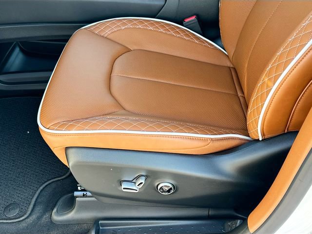 New 2026 Chrysler Pacifica Pinnacle w/ Trailer Tow Group image 14