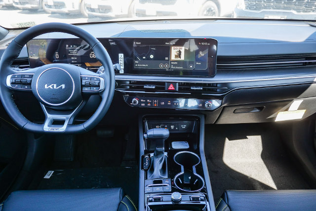 New 2027 Kia K5 GT FWD image 15