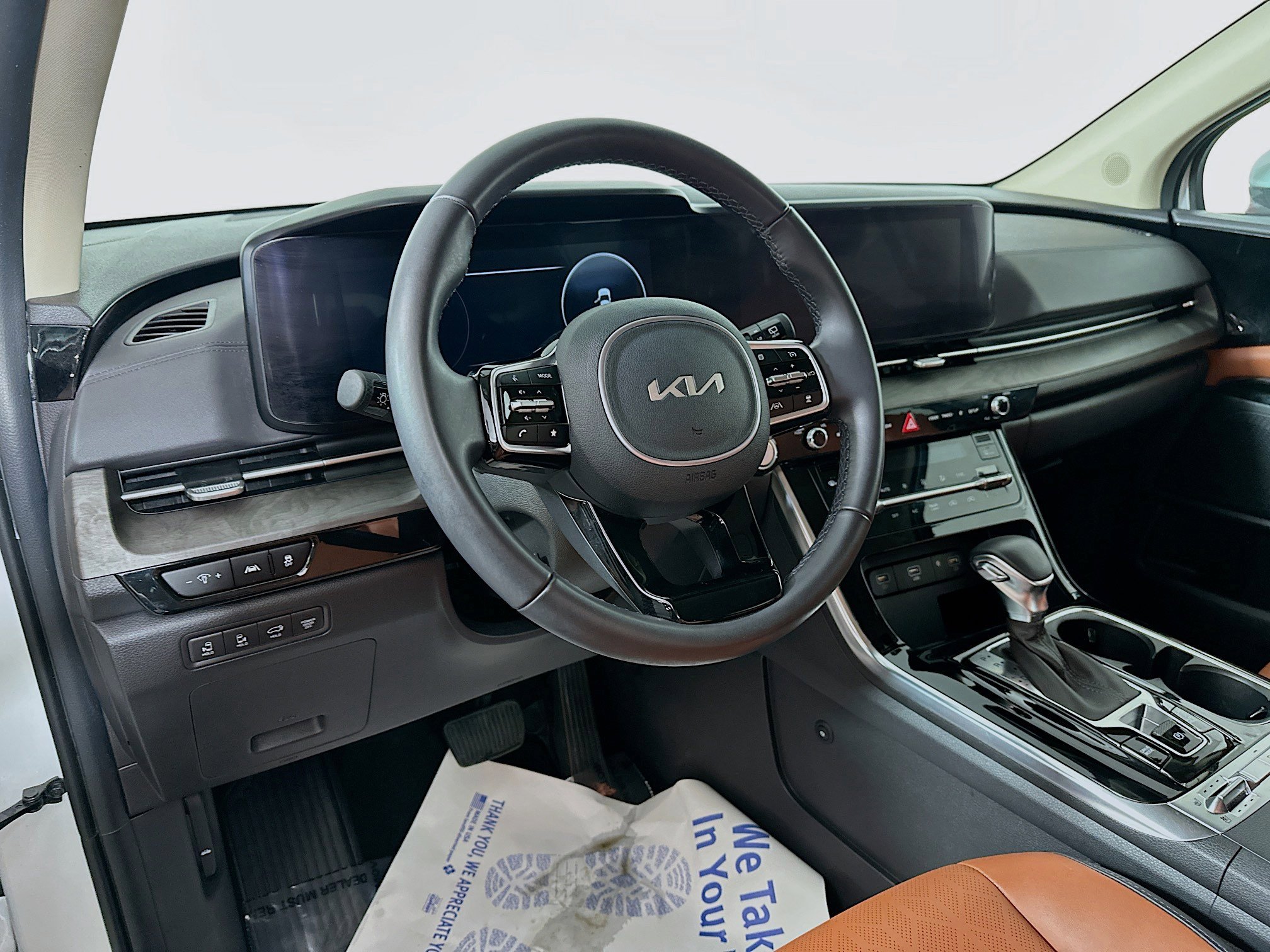 Used 2024 Kia Carnival SX FWD image 9