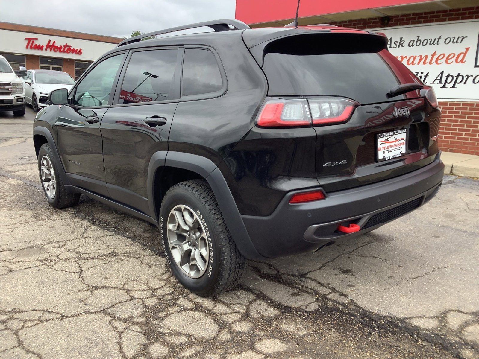 Used 2022 Jeep Cherokee Trailhawk w/ Sun & Sound Group image 5