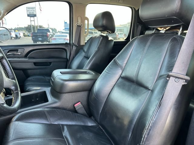 Used 2011 Chevrolet Avalanche LT AWD/4WD image 7