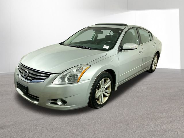 Used 2011 Nissan Altima 3.5 SR w/ 3.5SR Premium Pkg