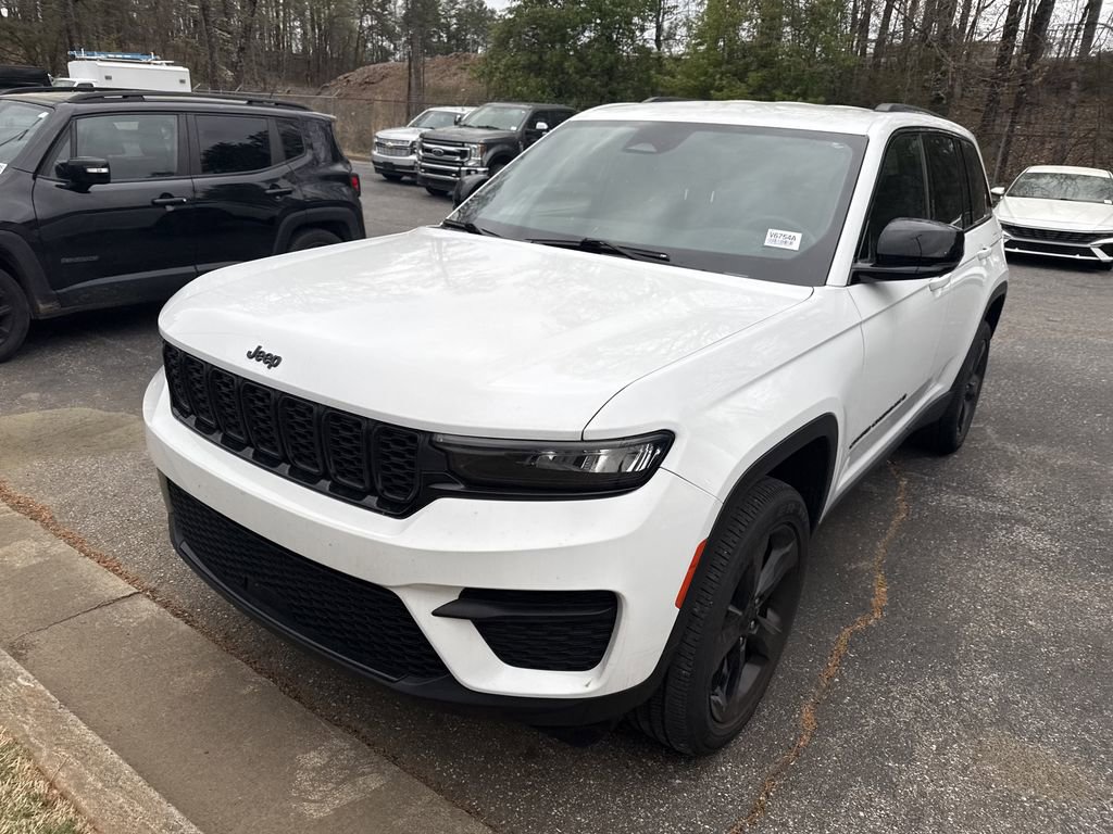 Used 2022 Jeep Grand Cherokee Altitude image 7