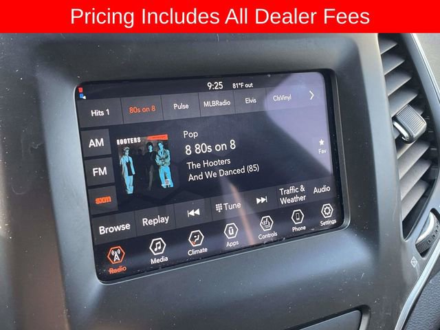 Used 2020 Jeep Cherokee Latitude w/ Cold Weather Group AWD/4WD image 27